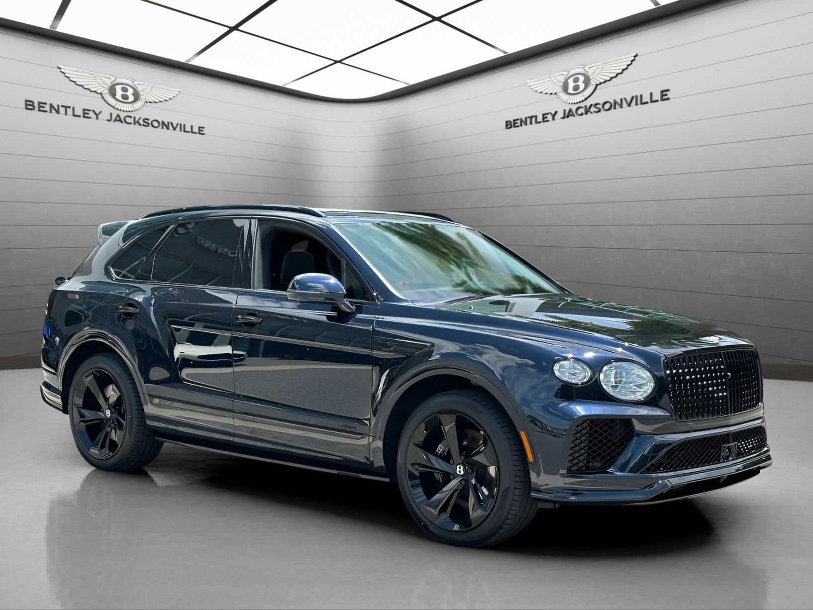 Used 2024 Bentley Bentayga image 13