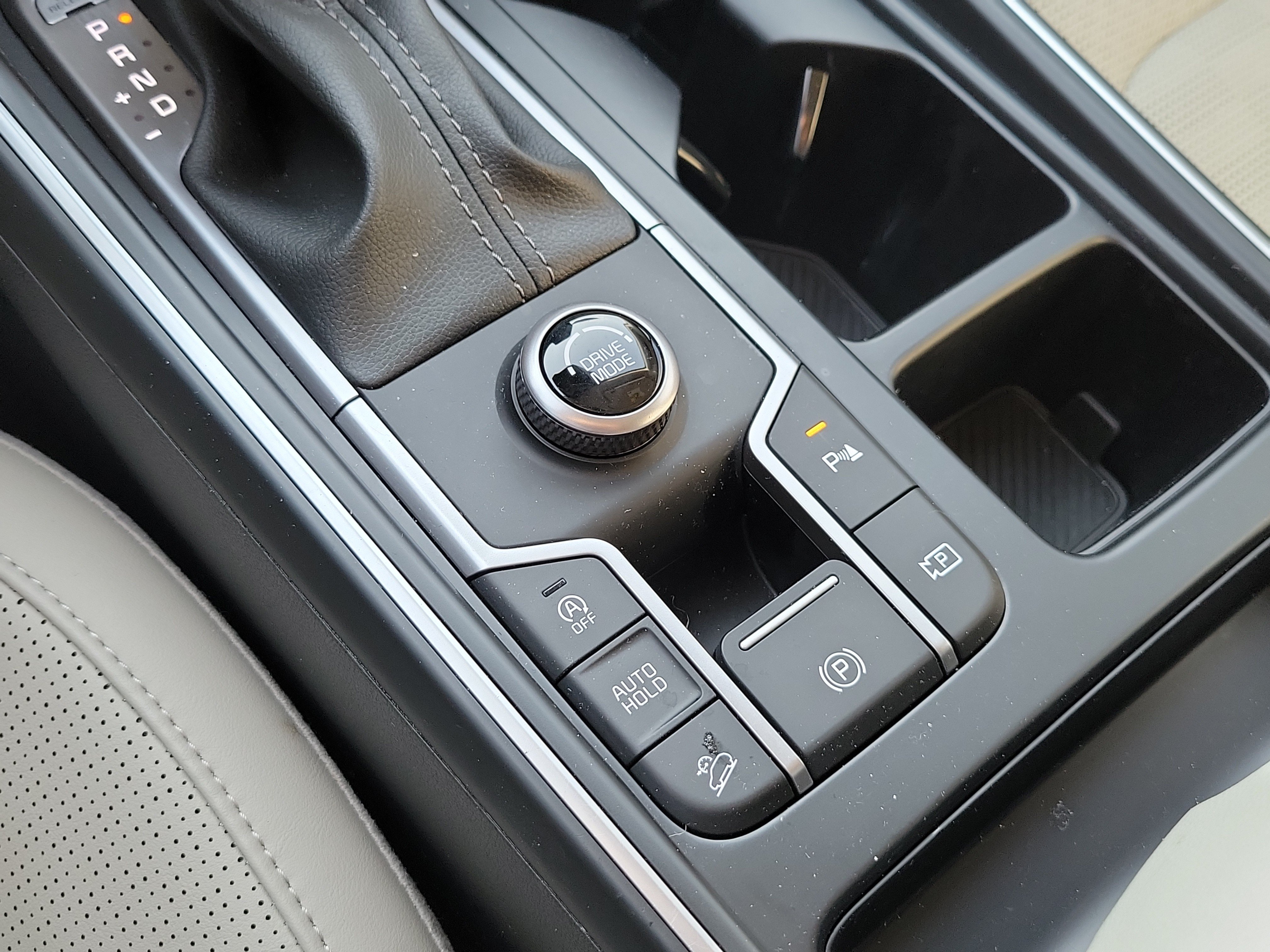 Certified 2025 Kia Sorento S FWD image 33