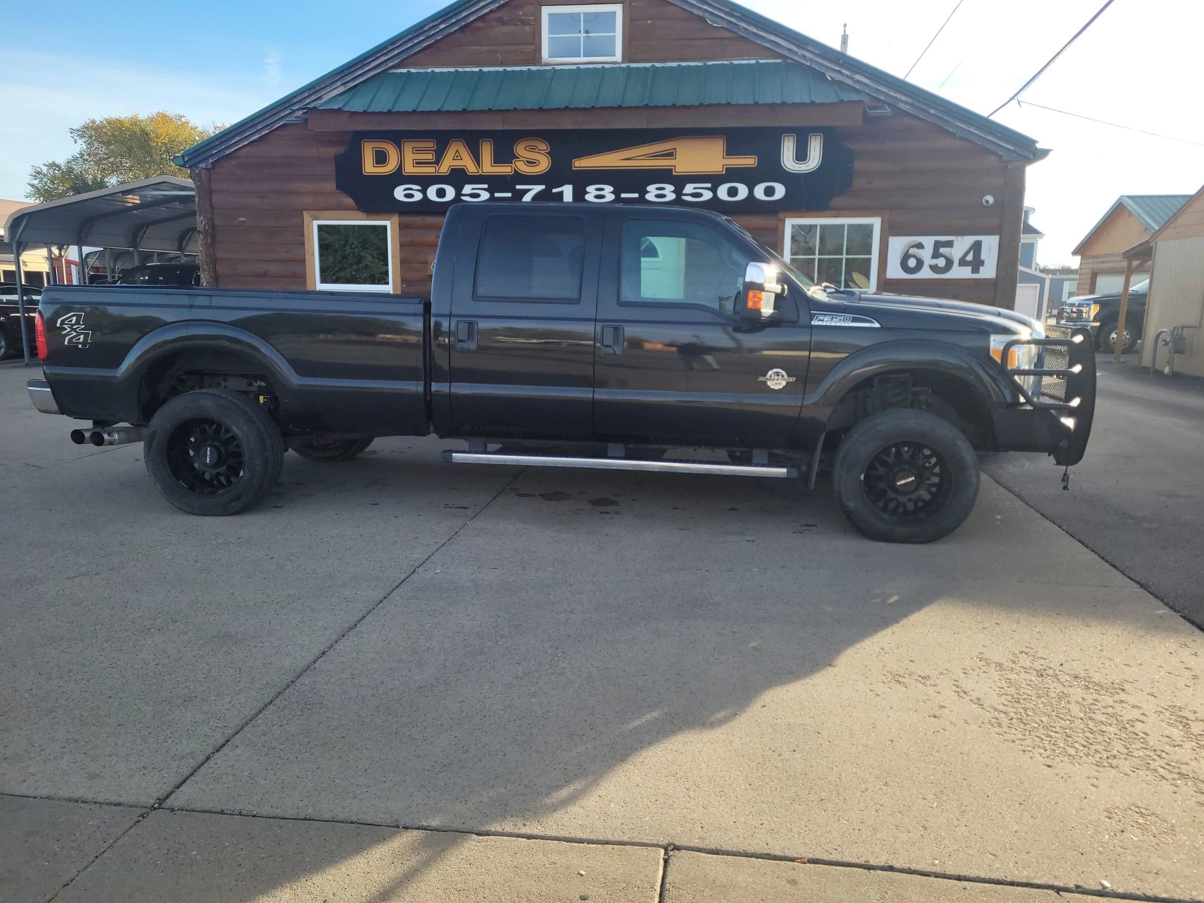 Used 2014 Ford F350 XLT w/ XLT Premium Package image 2