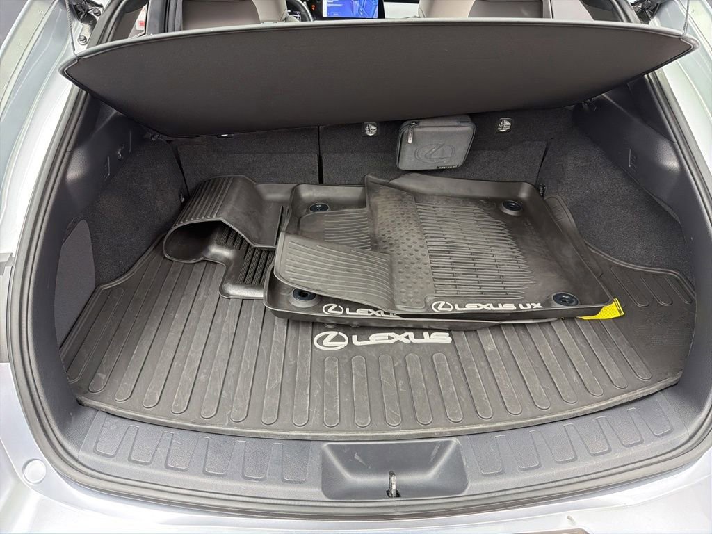 Used 2023 Lexus UX 250h AWD w/ Accessory Package (Z2) image 35