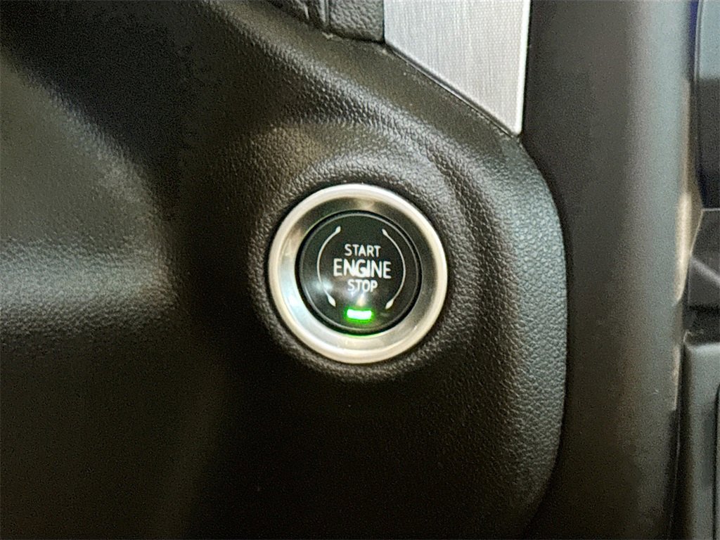 Used 2020 GMC Sierra 1500 SLT w/ SLT Convenience Package image 16