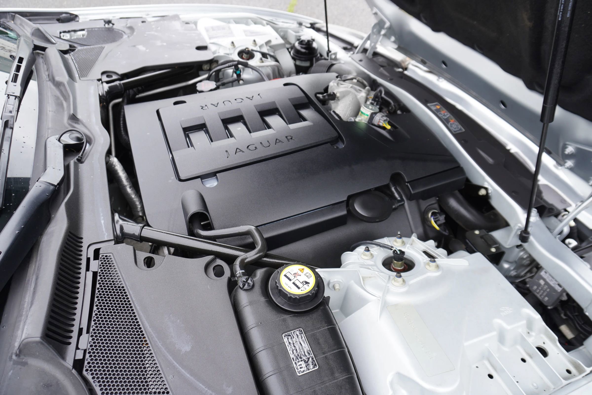 Used 2013 Jaguar XJ L Portfolio AWD/4WD image 36