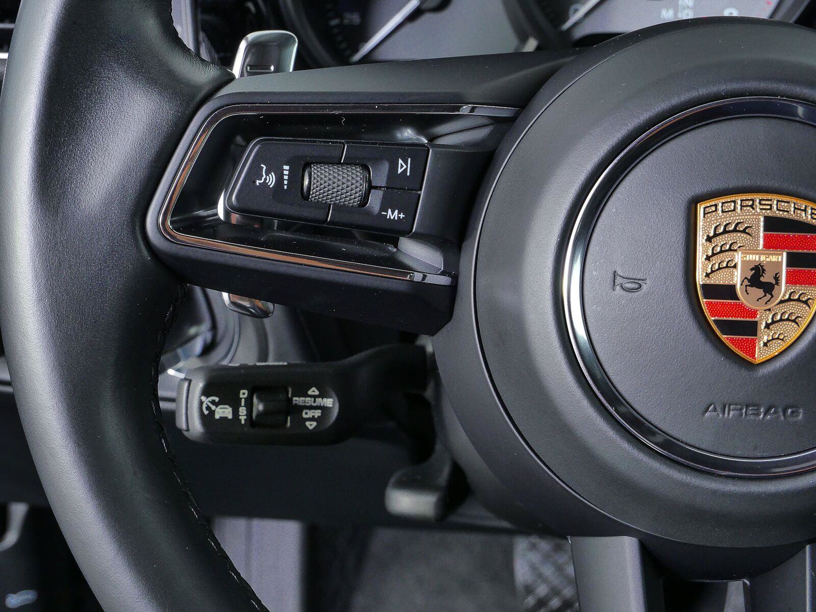 Certified 2023 Porsche Macan S AWD/4WD image 11