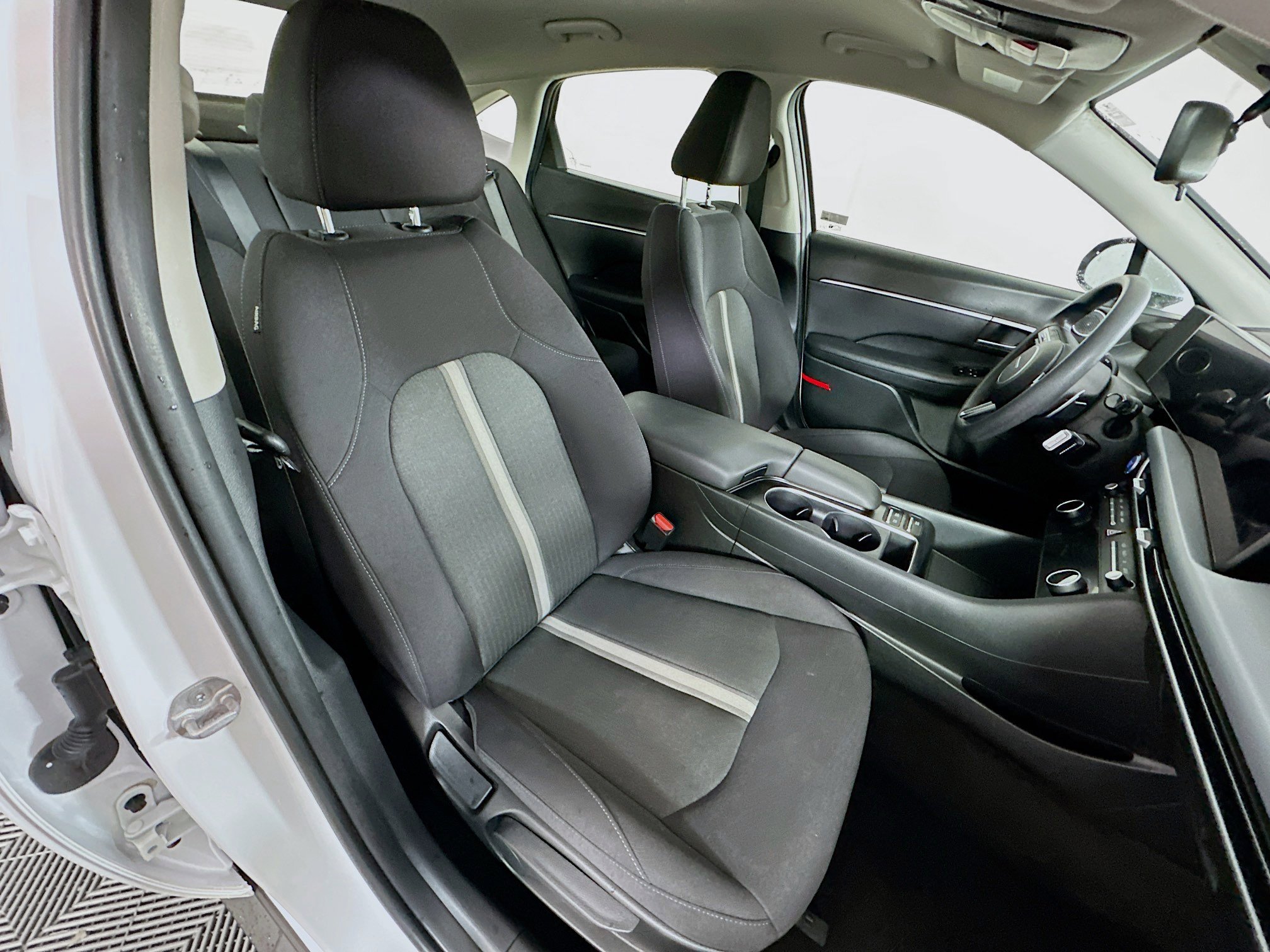 Used 2024 Hyundai Sonata SEL FWD image 30