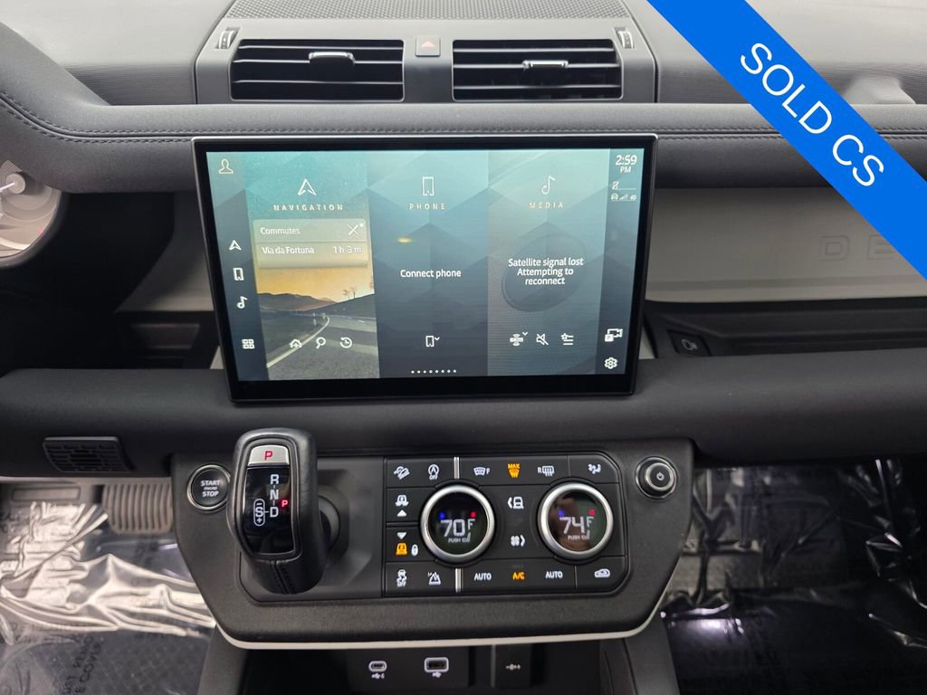 Used 2023 Land Rover Defender 130 SE image 21