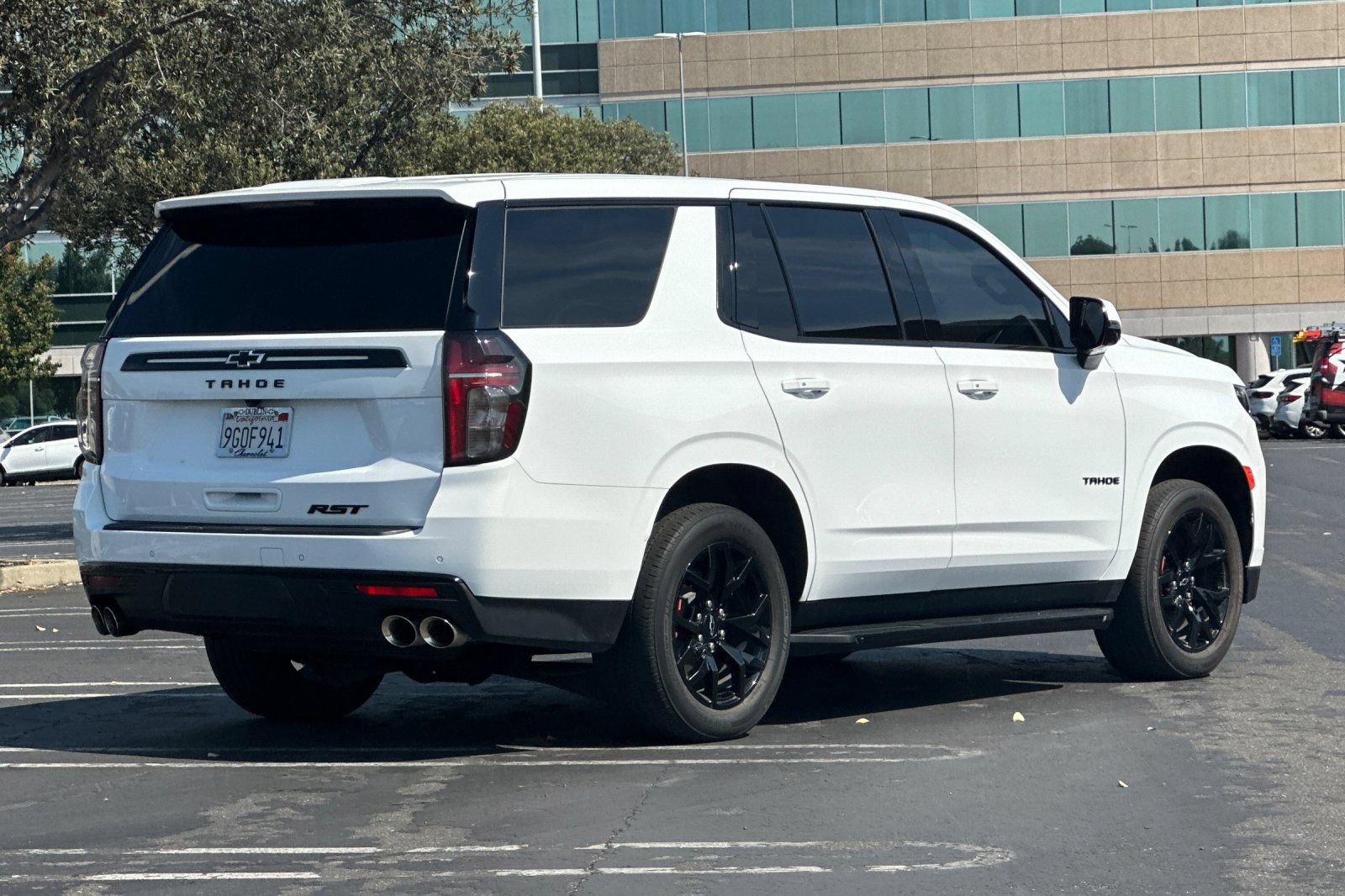 Used 2023 Chevrolet Tahoe RST w/ RST Performance Edition AWD/4WD image 4