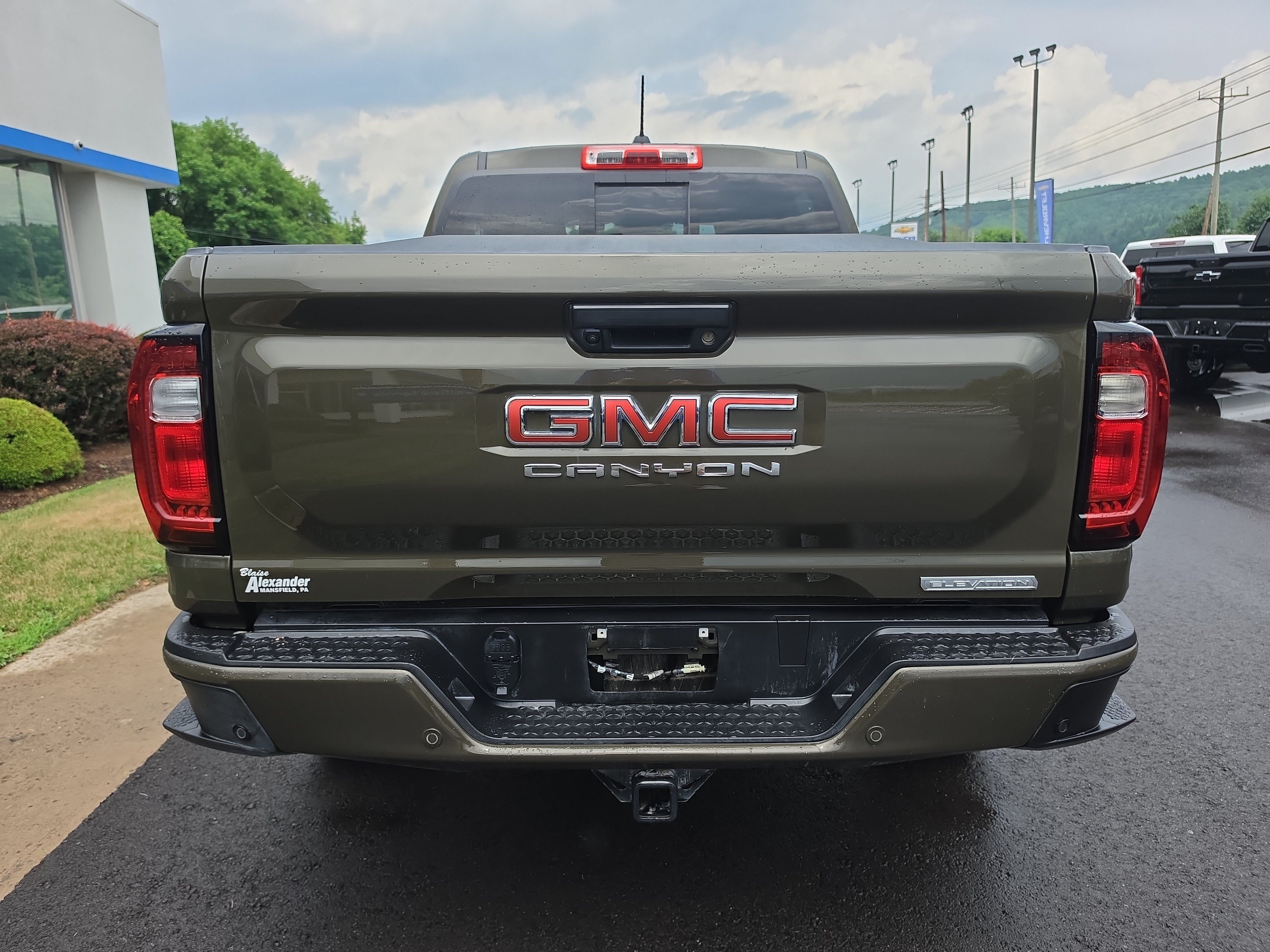 Used 2024 GMC Canyon Elevation w/ Elevation Premium Package AWD/4WD video 4
