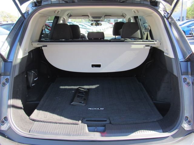 Used 2023 Nissan Rogue SV image 5
