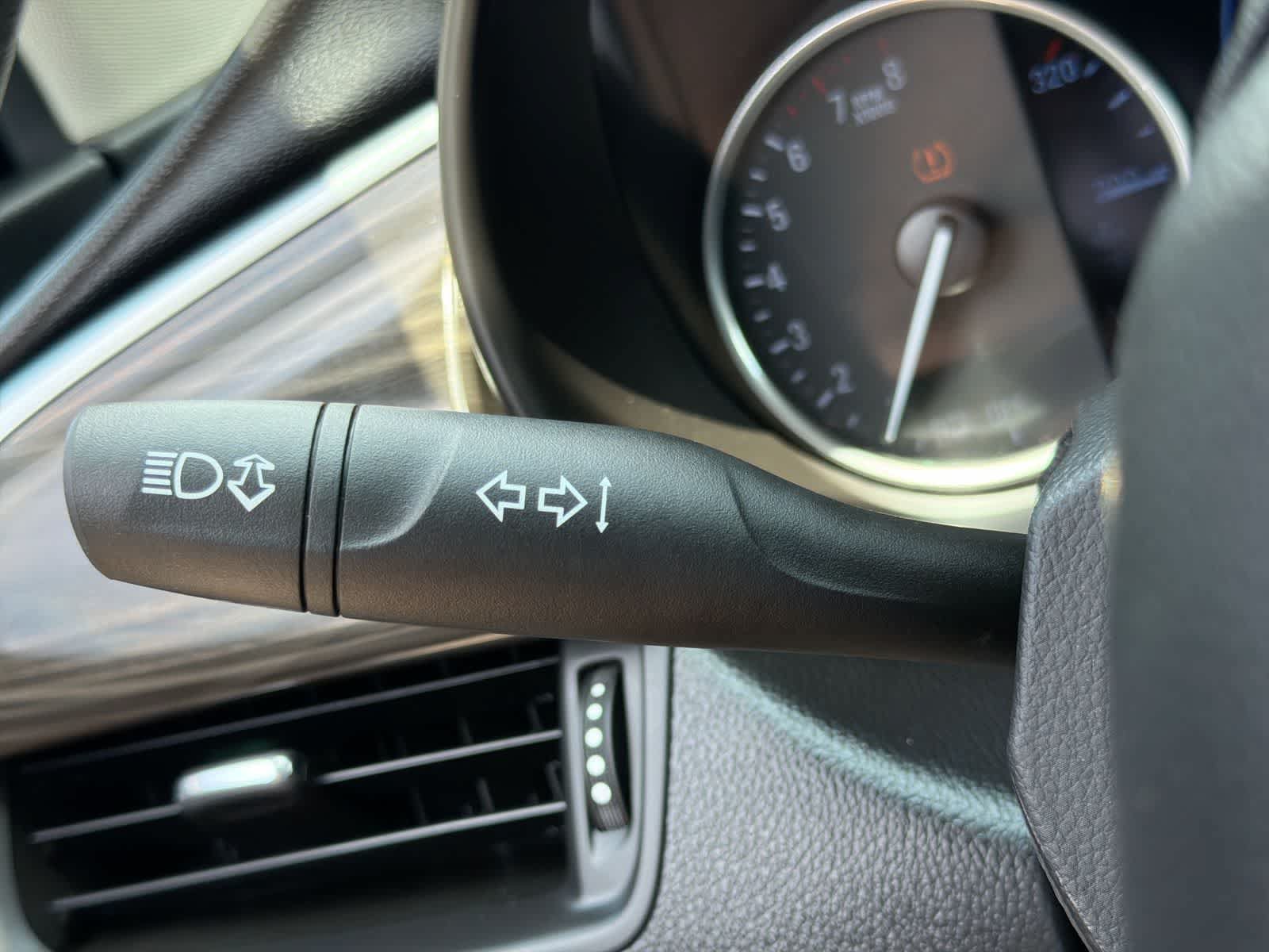 Used 2020 Buick Envision Premium AWD/4WD image 28
