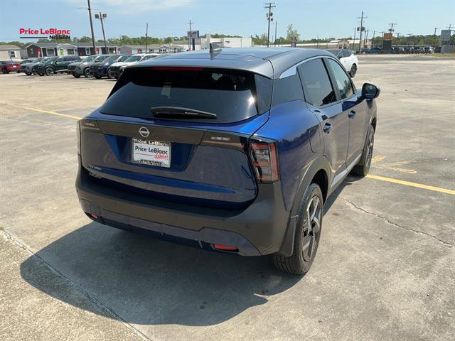 Used 2025 Nissan Kicks SV image 17