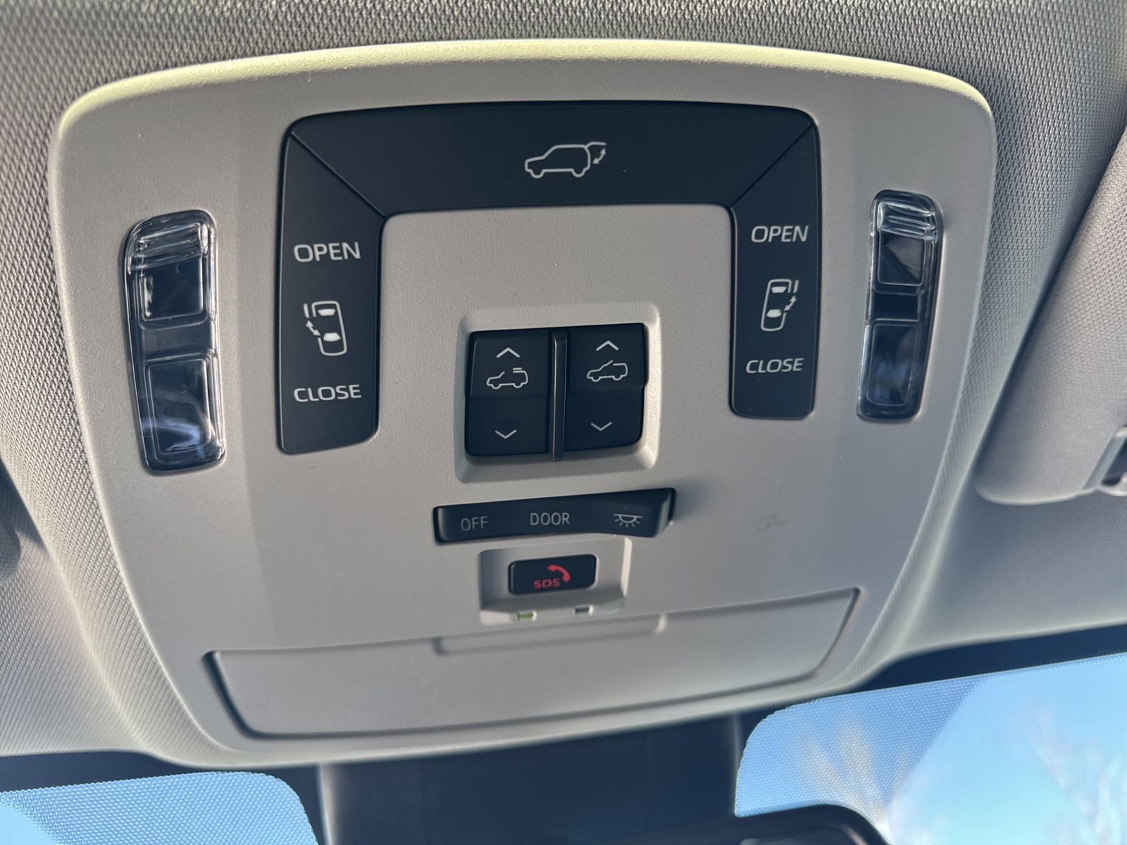 New 2025 Toyota Sienna XLE image 22