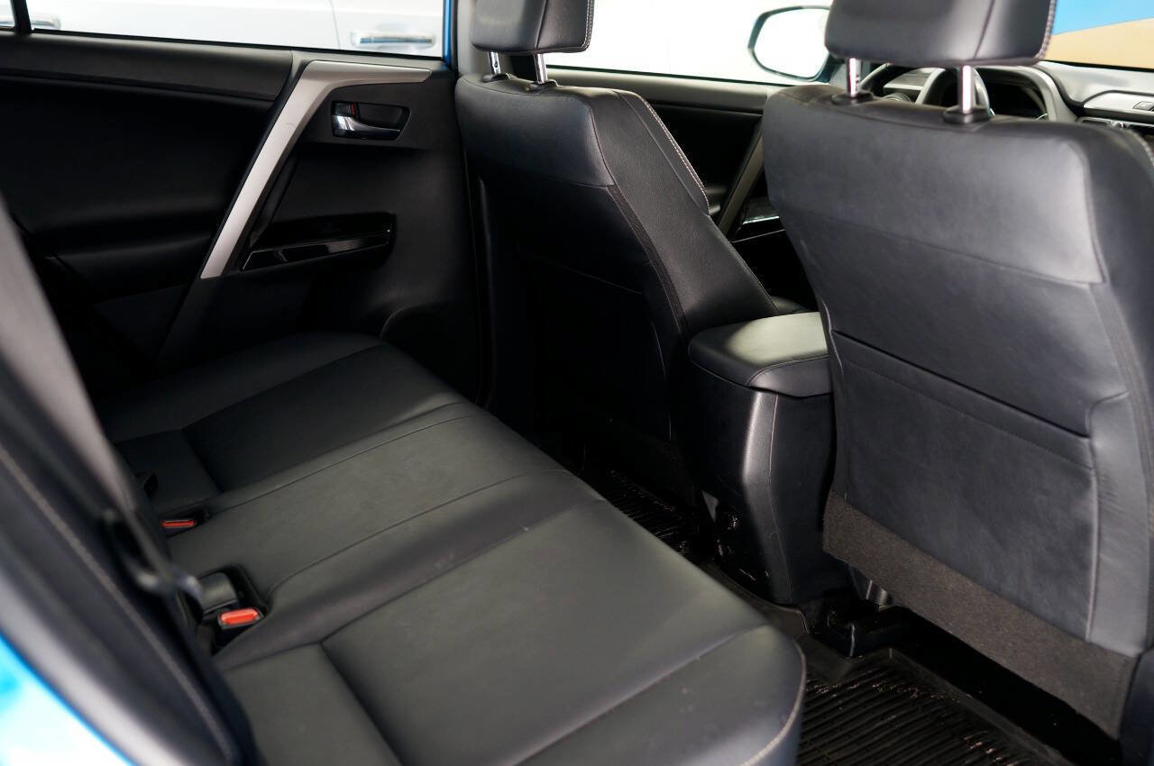 Used 2018 Toyota RAV4 Limited w/ Advanced Technology Package image 26