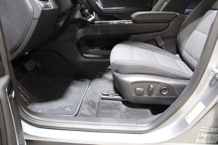 New 2026 GMC Acadia Elevation image 20