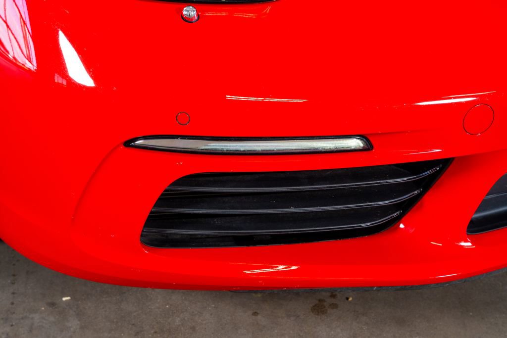 Used 2019 Porsche 718 Cayman RWD image 8