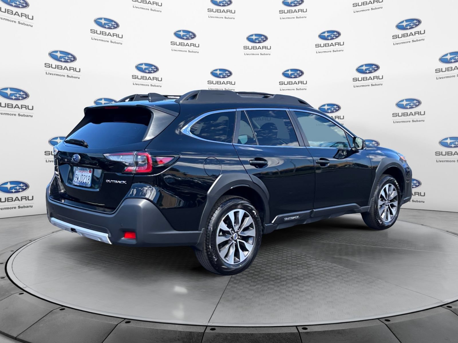 Certified 2025 Subaru Outback Limited AWD/4WD image 6