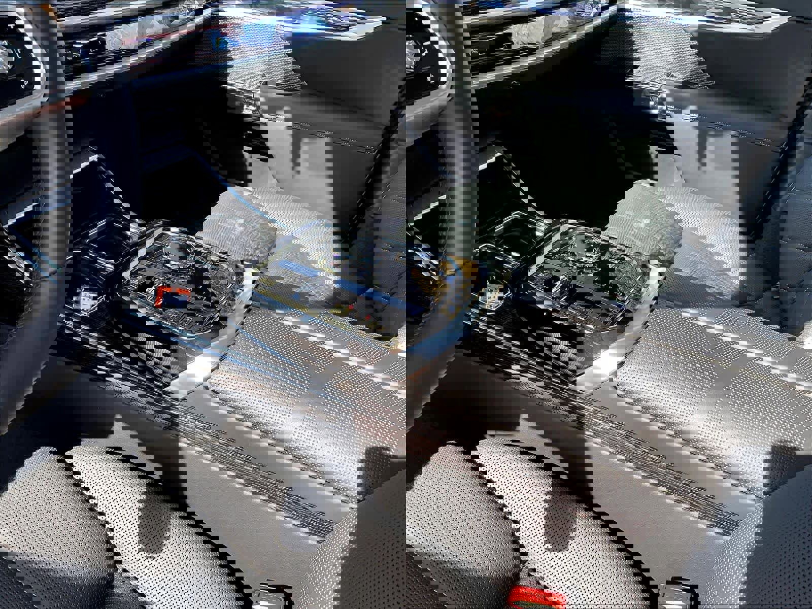 Used 2025 BMW 750e xDrive image 19