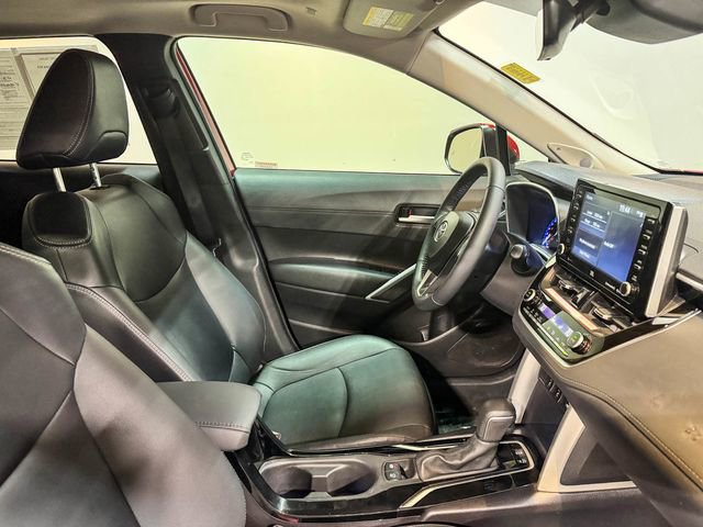 Used 2022 Toyota Corolla Cross XLE w/ Convenience Package image 25
