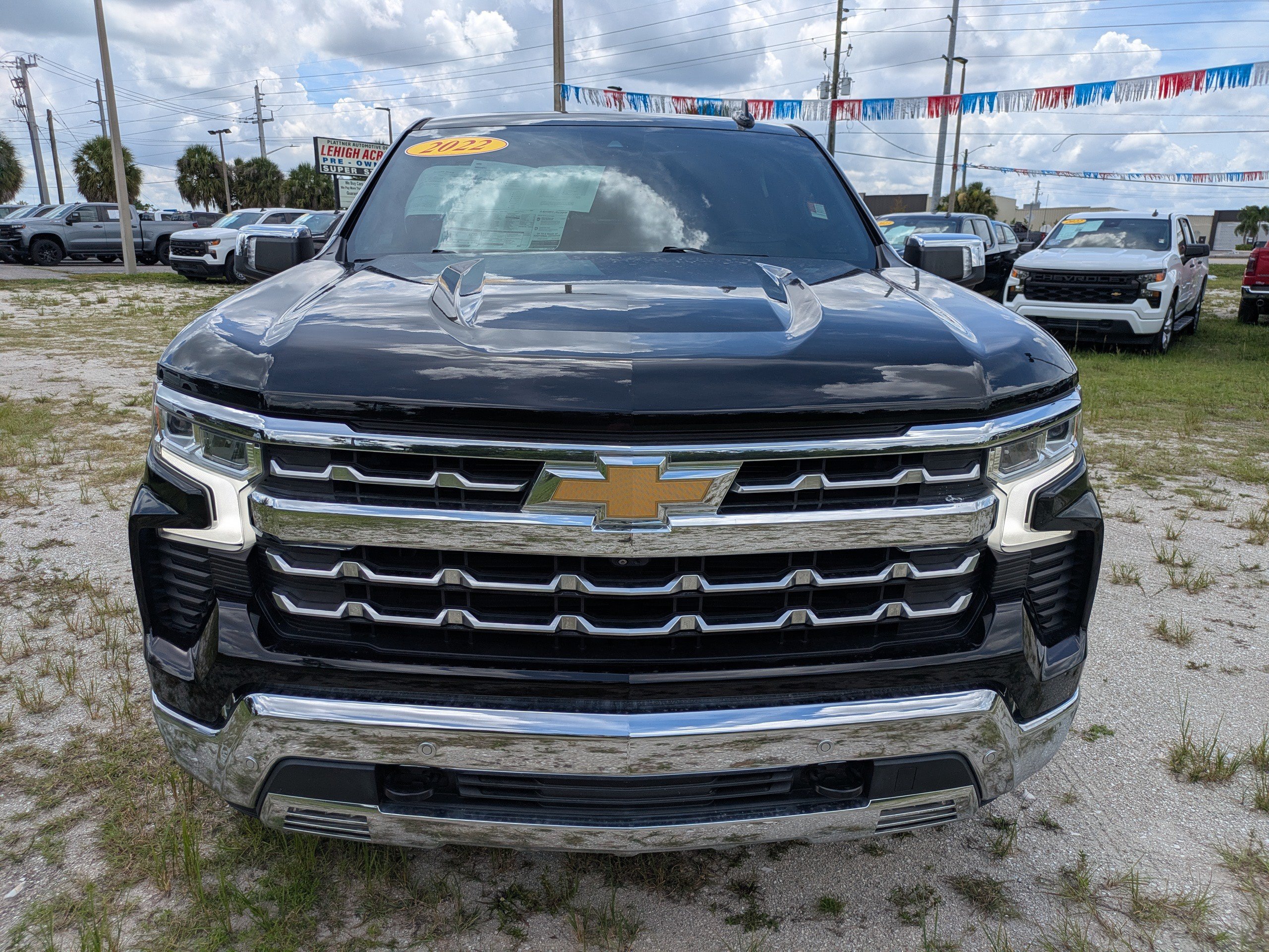 Used 2022 Chevrolet Silverado 1500 LTZ w/ LTZ Premium Package RWD image 9