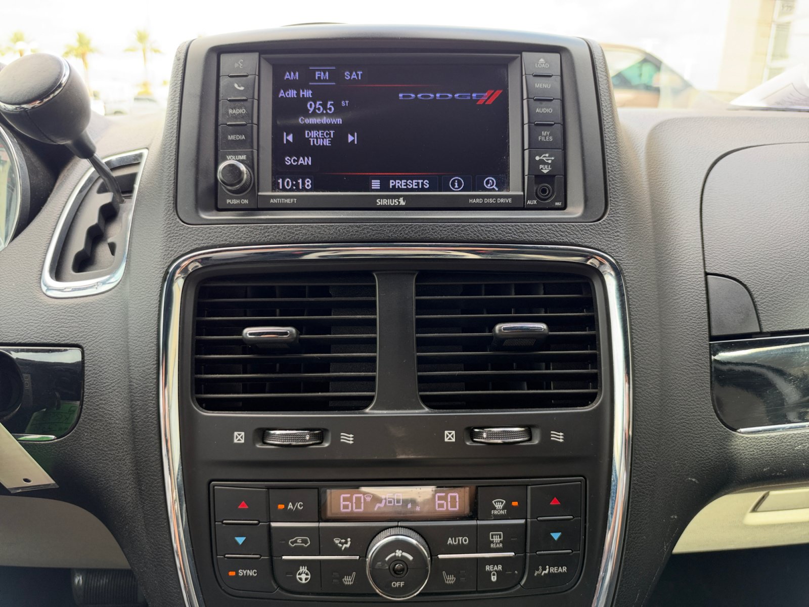 Used 2019 Dodge Grand Caravan SXT w/ Driver Convenience Group FWD image 12