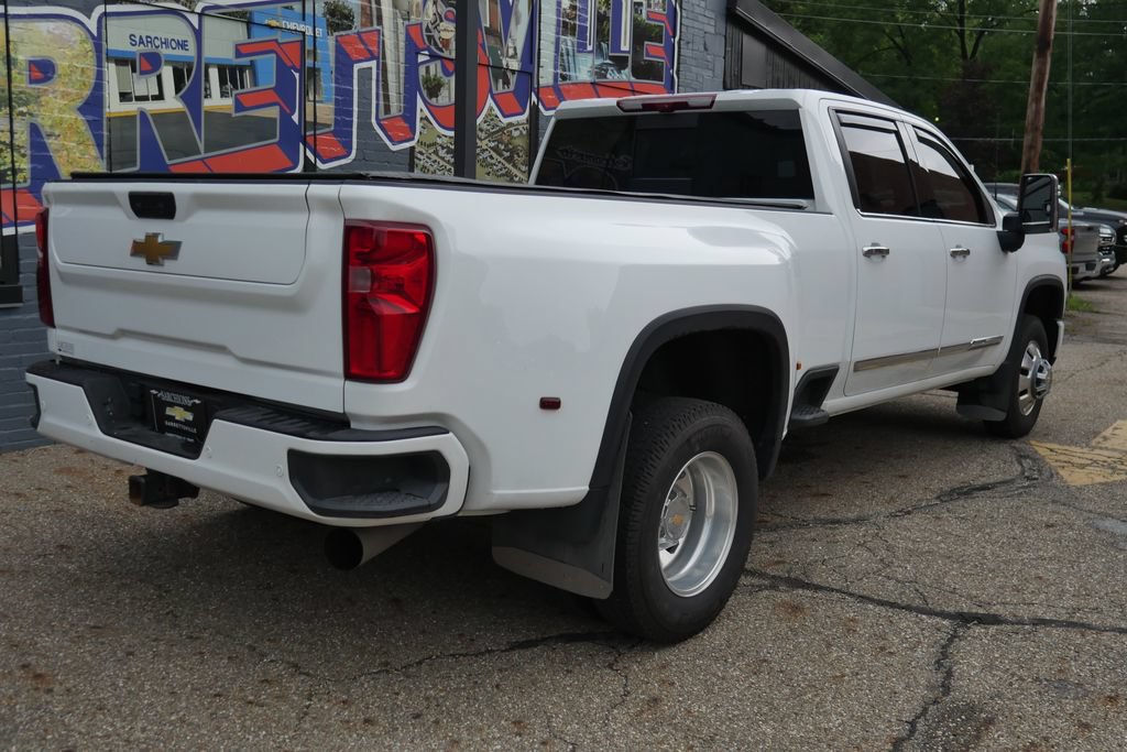 Used 2025 Chevrolet Silverado 3500 High Country w/ Technology Package AWD/4WD image 26