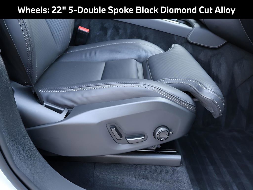 Used 2025 Volvo XC90 B6 Ultra w/ Protection Package Premier image 13