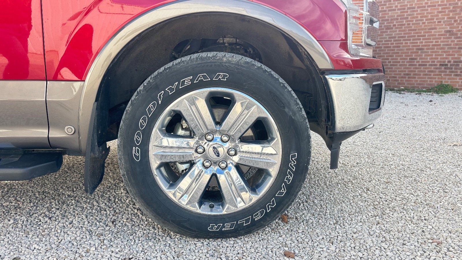 Certified 2019 Ford F150 Lariat w/ Equipment Group 502A Luxury image 21