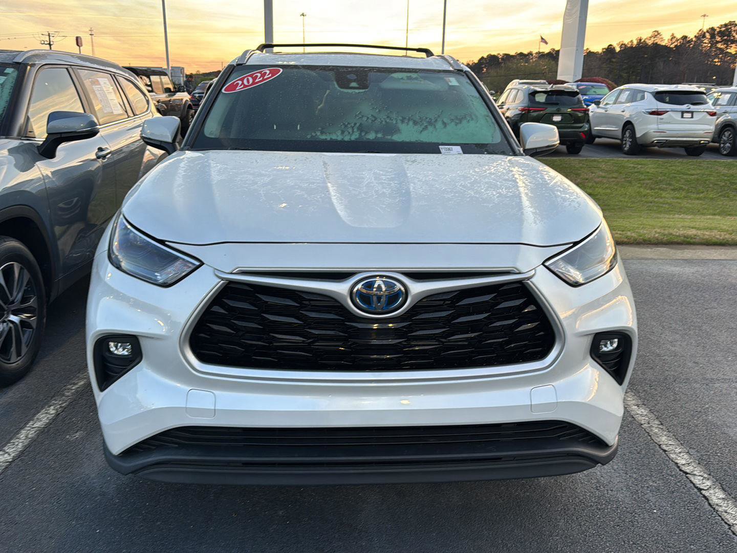 Used 2022 Toyota Highlander XLE image 8