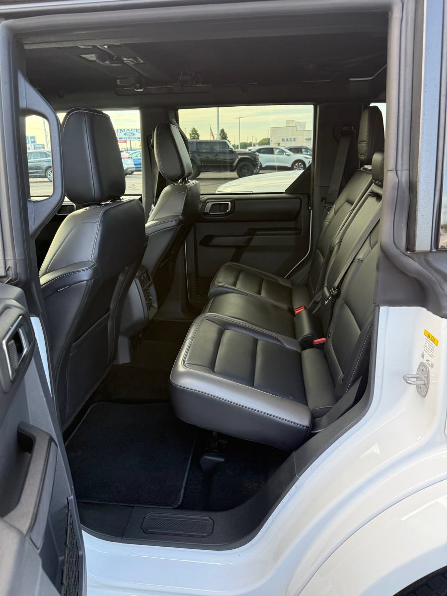 Used 2025 Ford Bronco Outer Banks AWD/4WD image 11