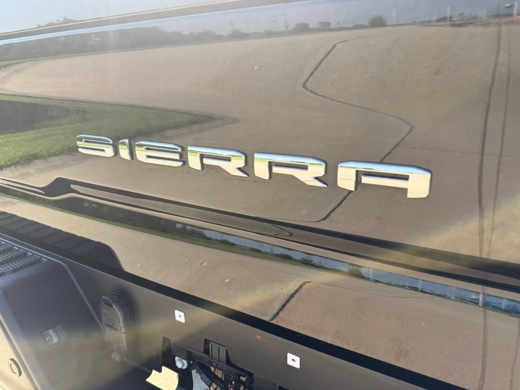 Used 2022 GMC Sierra 2500 AT4 w/ Driver Alert Package I AWD/4WD image 6