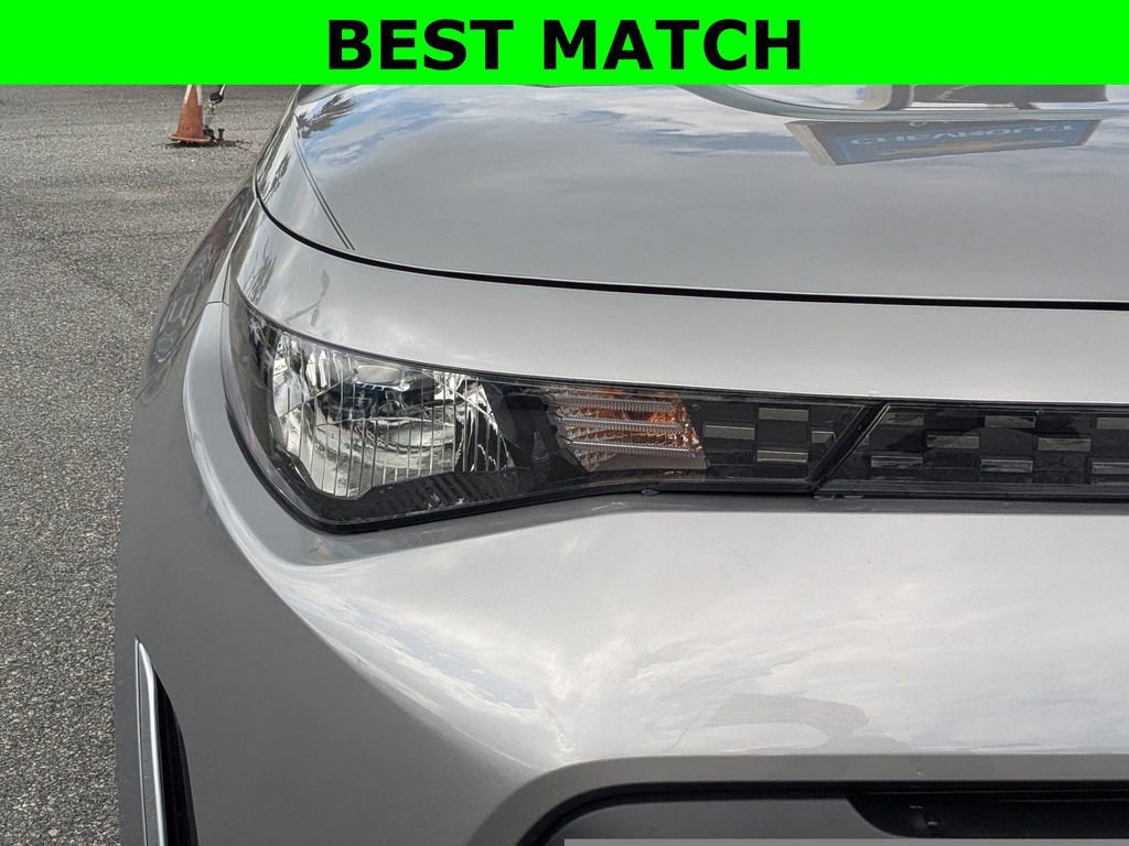 Used 2025 Kia Soul LX w/ LX Technology Package image 8