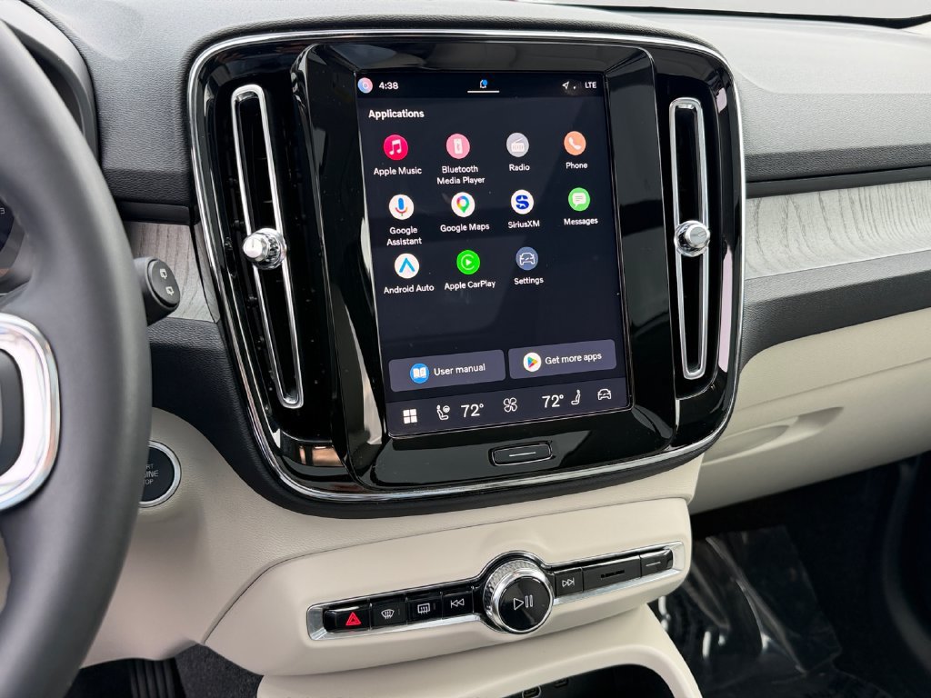 Certified 2024 Volvo XC40 B5 Plus w/ Climate Package AWD/4WD image 23
