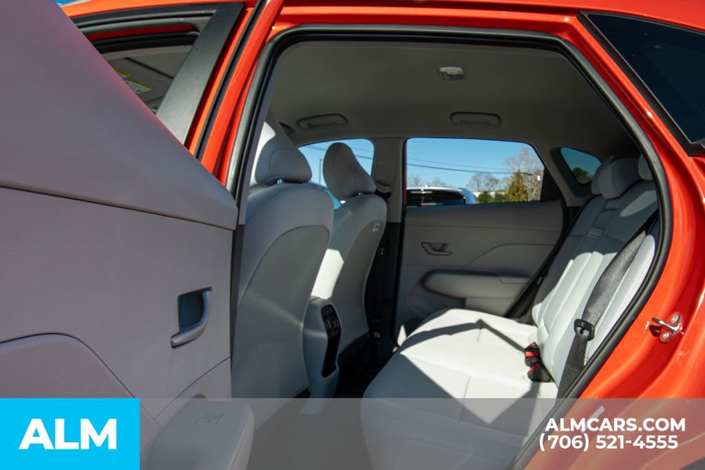 Used 2025 Hyundai Kona SEL image 9