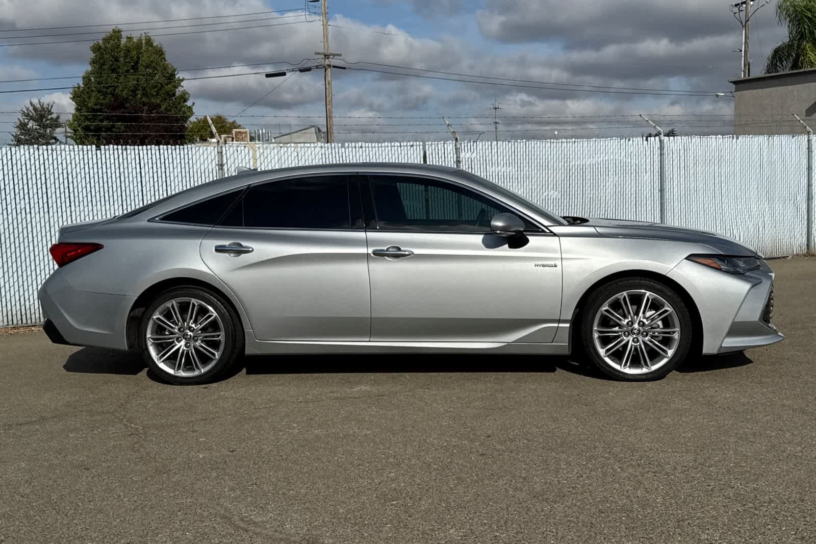 Used 2021 Toyota Avalon Limited w/ Advanced Safety Package FWD image 6
