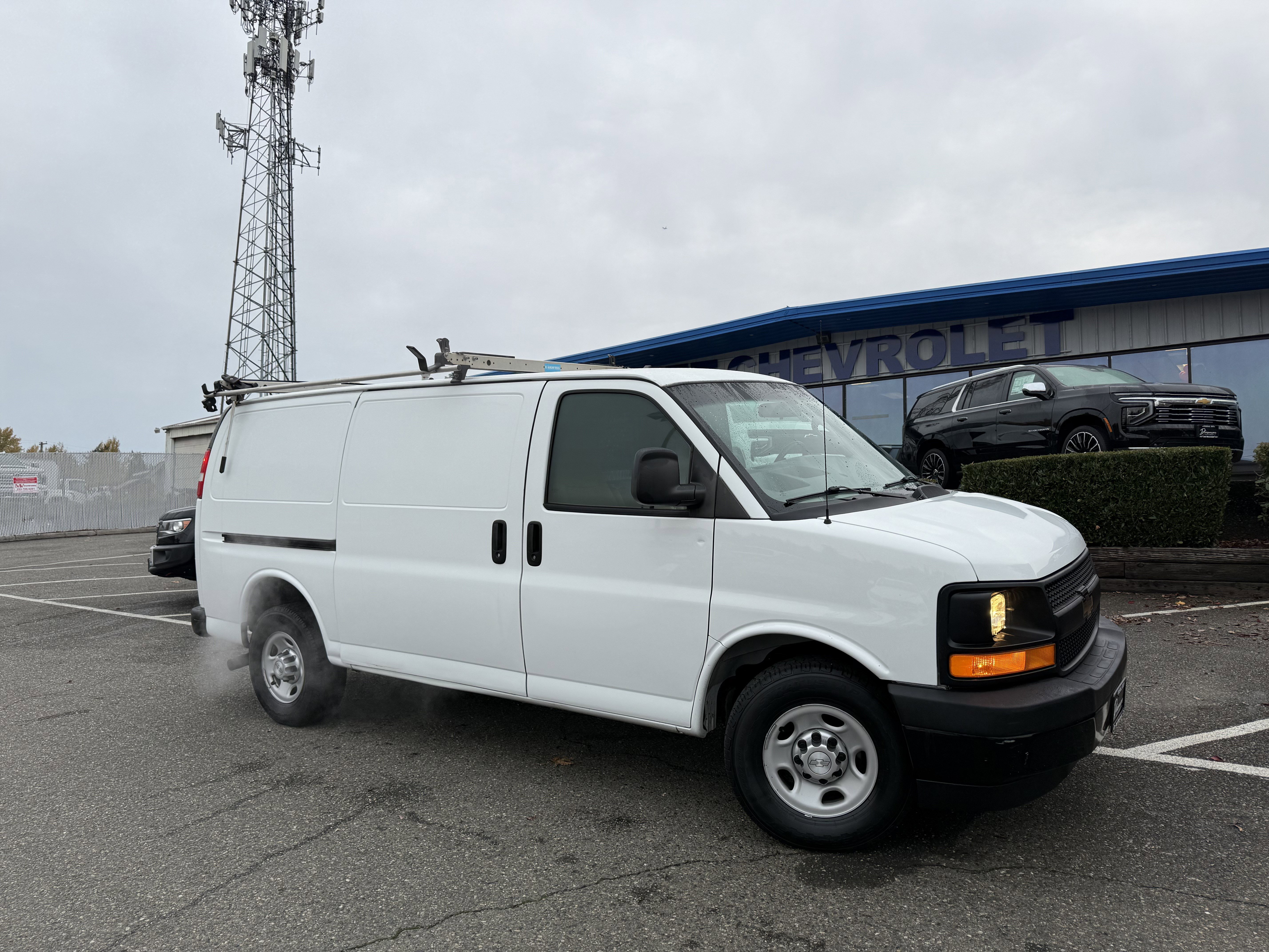 Used 2017 Chevrolet Express 2500 image 2