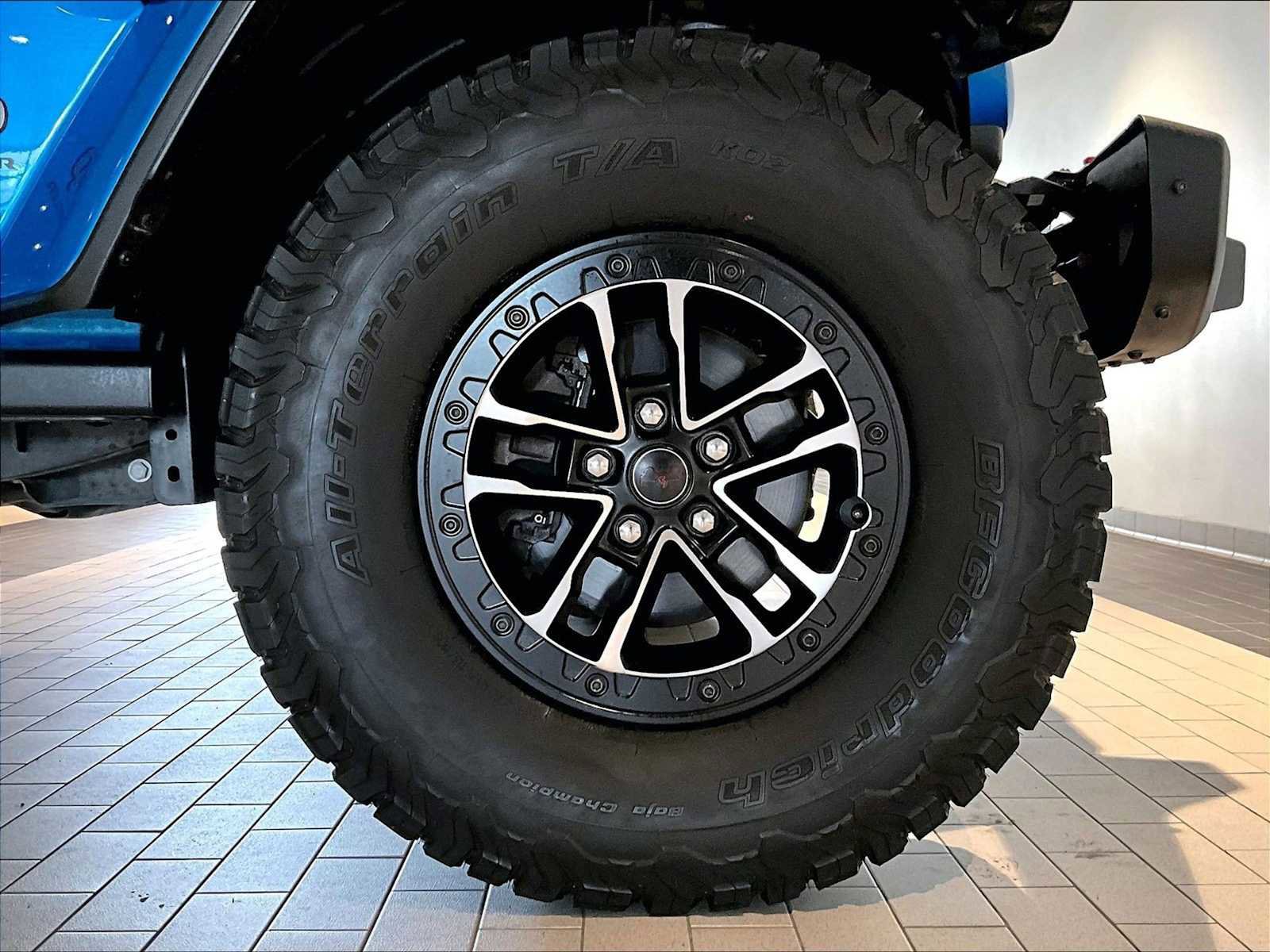 Used 2024 Jeep Wrangler Unlimited Rubicon AWD/4WD image 14