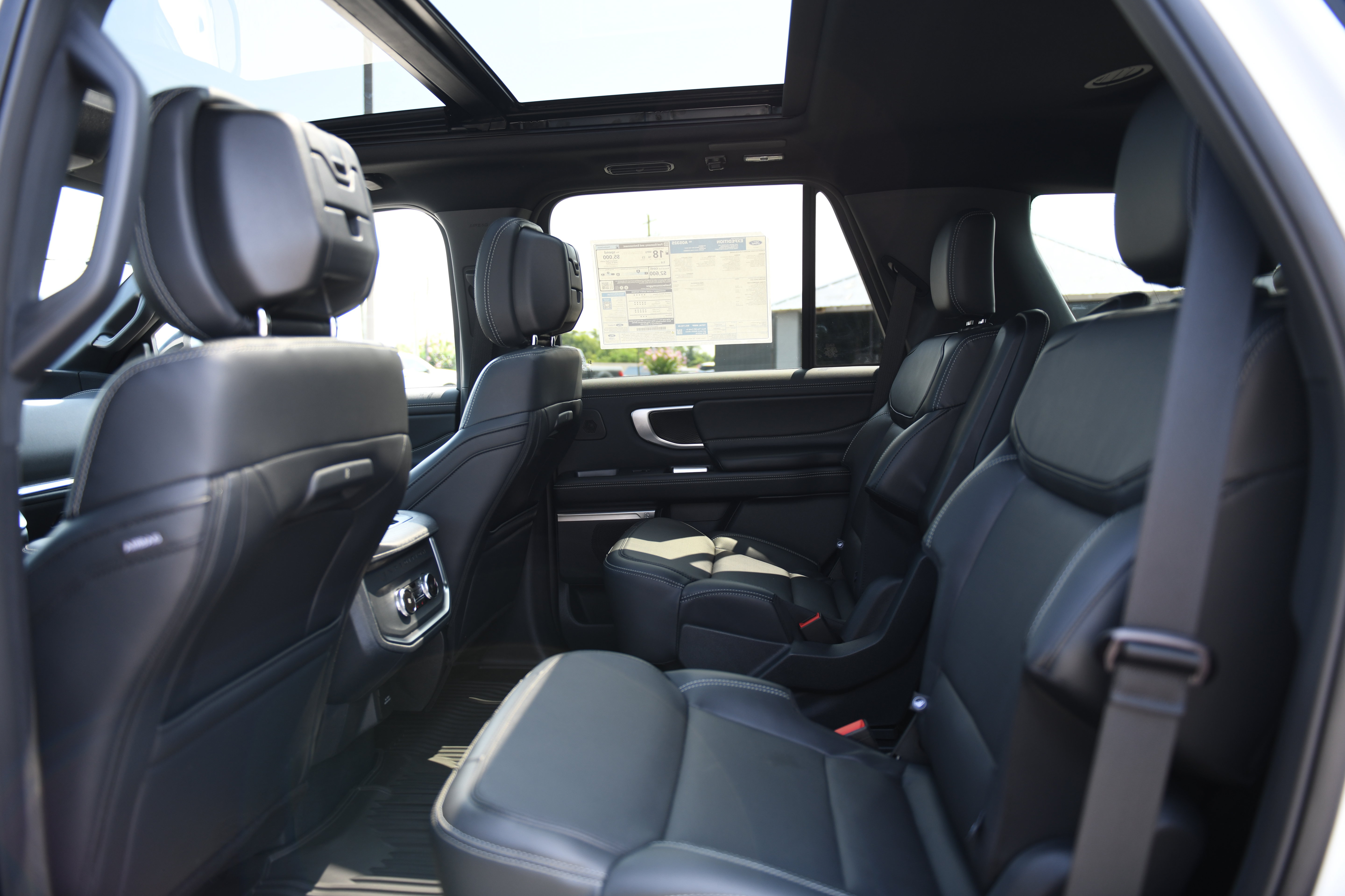 New 2027 Ford Expedition Platinum w/ Stealth Appearance Package RWD image 12