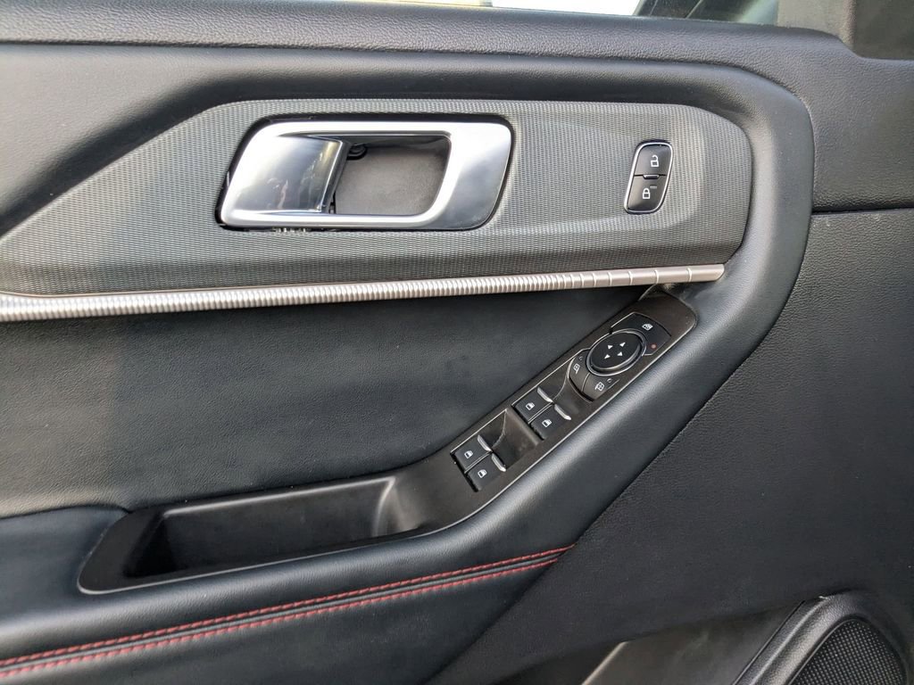 Used 2025 Ford Explorer ST-Line w/ ST-Line Street Pack image 14