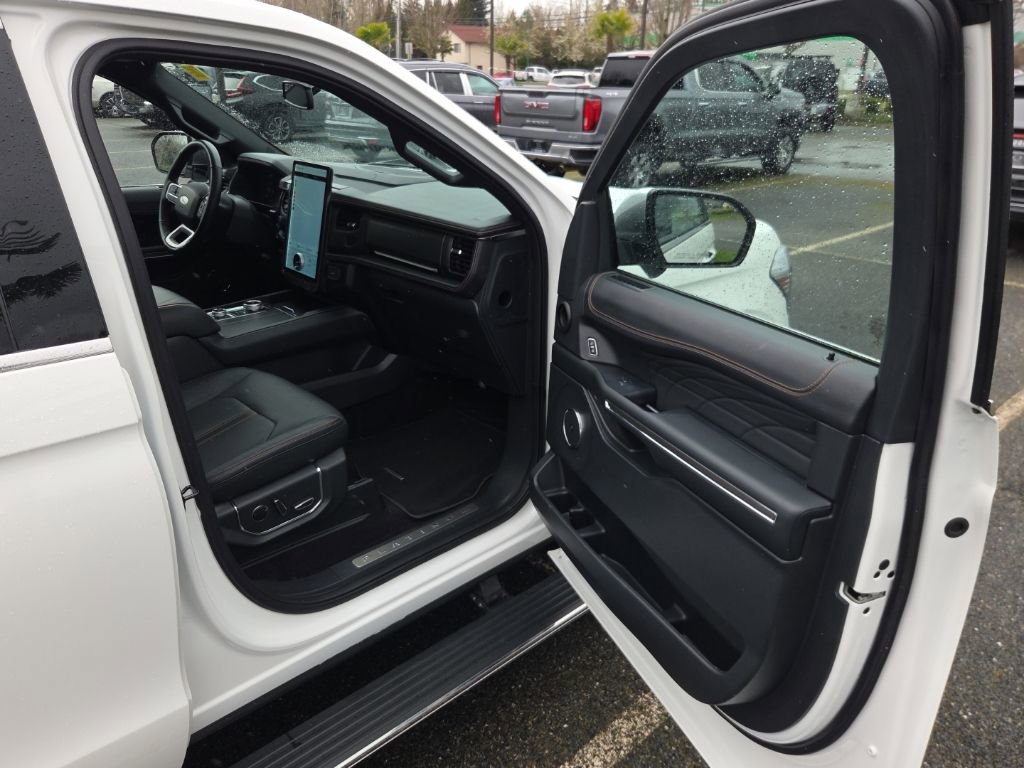 Used 2022 Ford Expedition Max Platinum image 19
