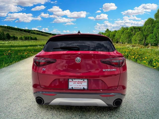 Used 2022 Alfa Romeo Stelvio Ti w/ Active Assist Plus Package AWD/4WD image 5
