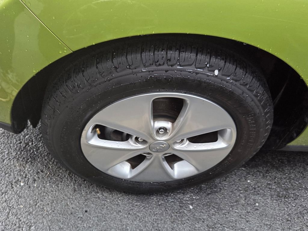 Used 2016 Kia Soul Base image 4