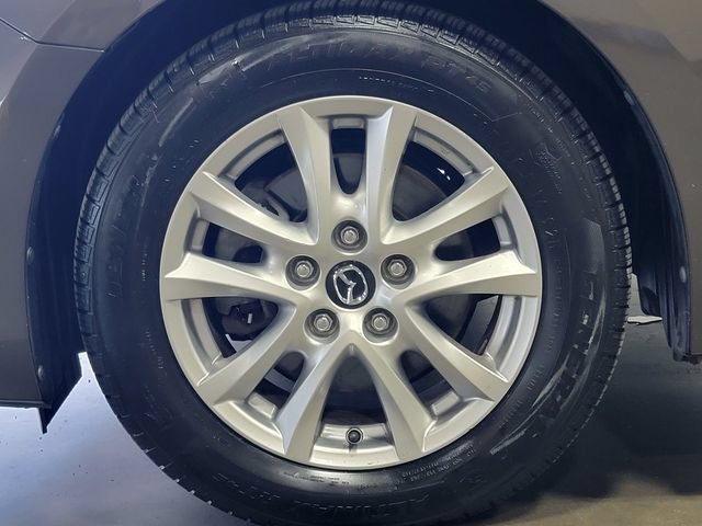 Used 2017 MAZDA MAZDA3 Sport w/ Preferred Equipment Package FWD image 10