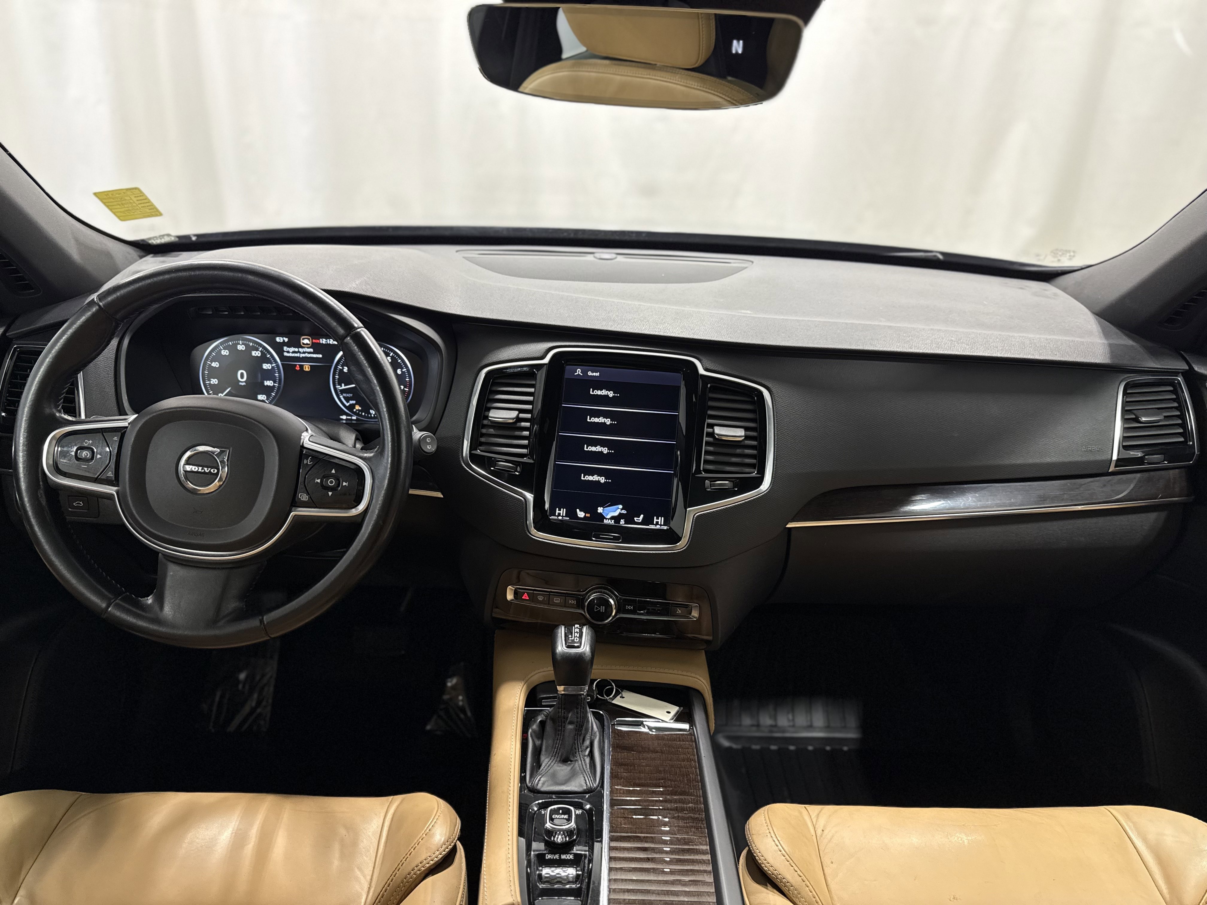 Used 2017 Volvo XC90 T6 Momentum w/ Vision Package image 15