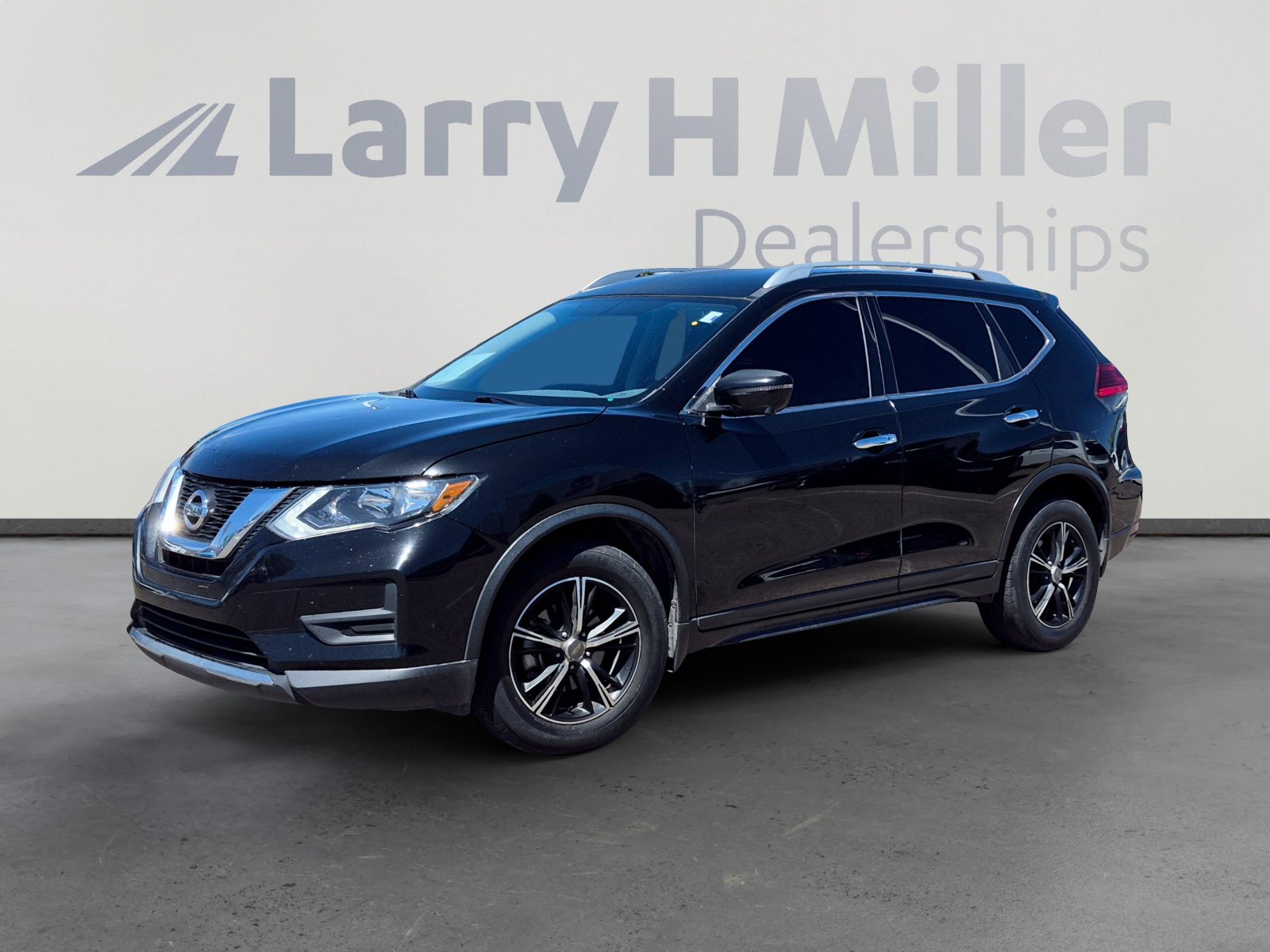 Used 2017 Nissan Rogue SV w/ SV Premium Package