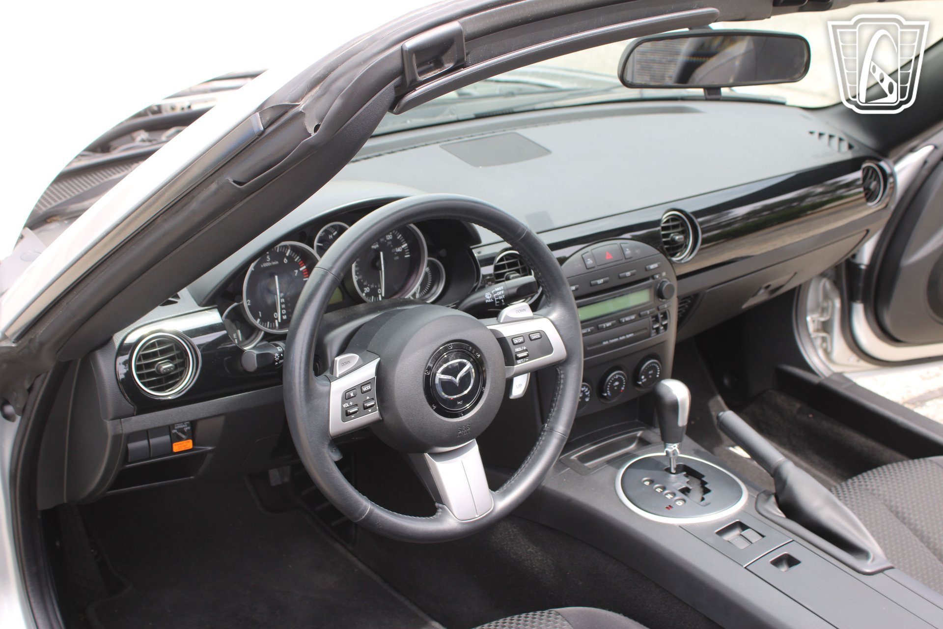 Used 2007 MAZDA MX-5 Miata Touring RWD image 10