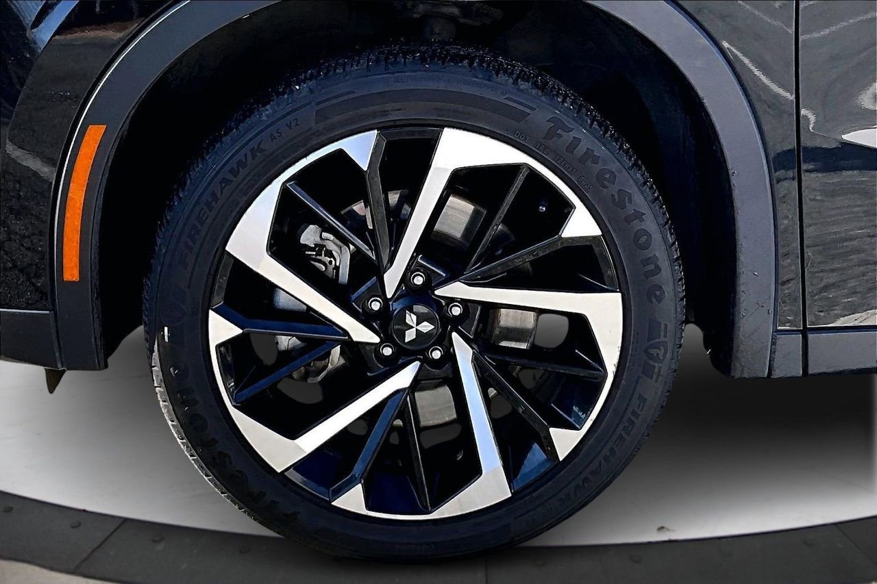 Used 2024 Mitsubishi Outlander SE image 34