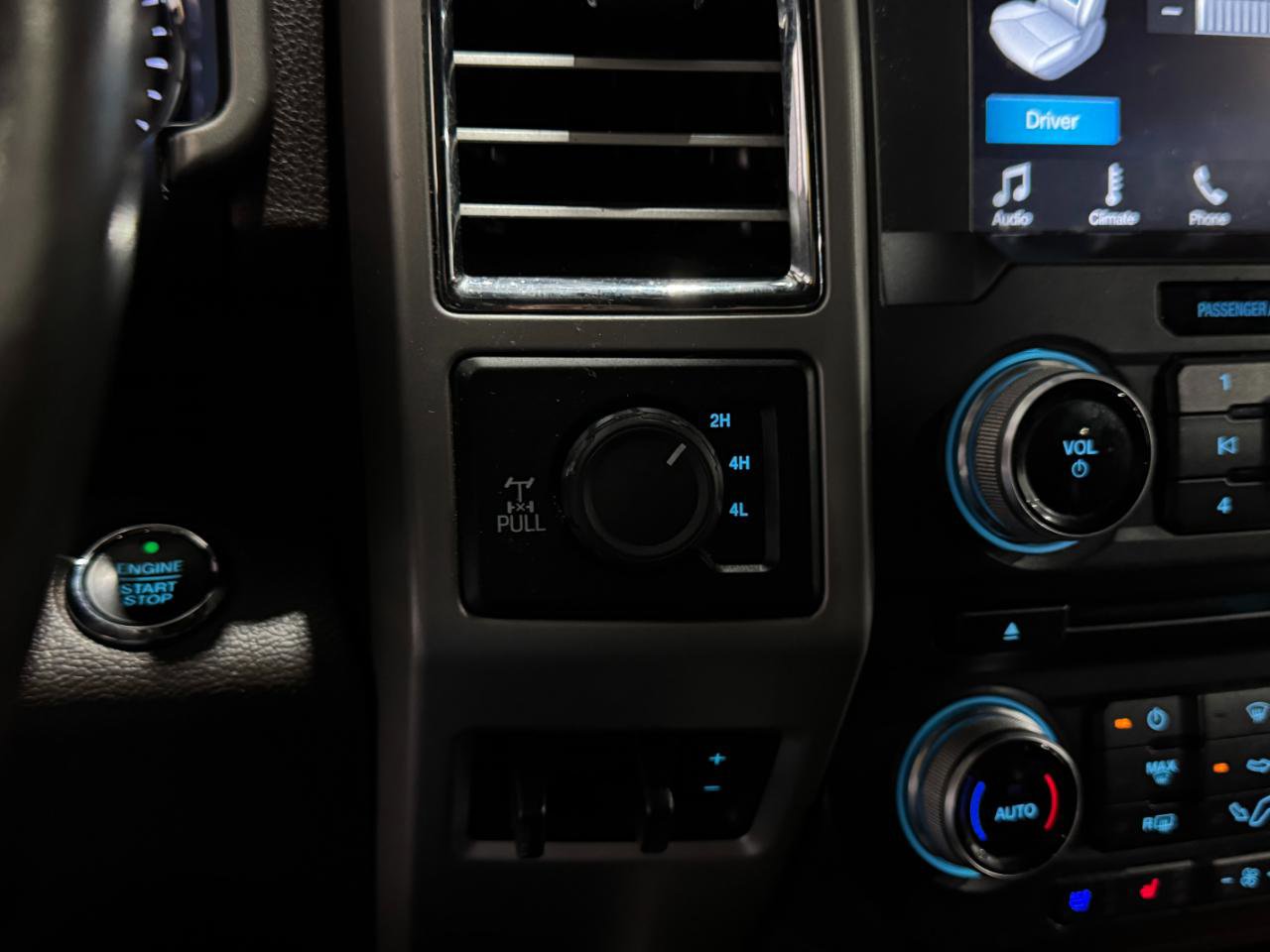 Used 2017 Ford F350 King Ranch w/ King Ranch Ultimate Package AWD/4WD image 24