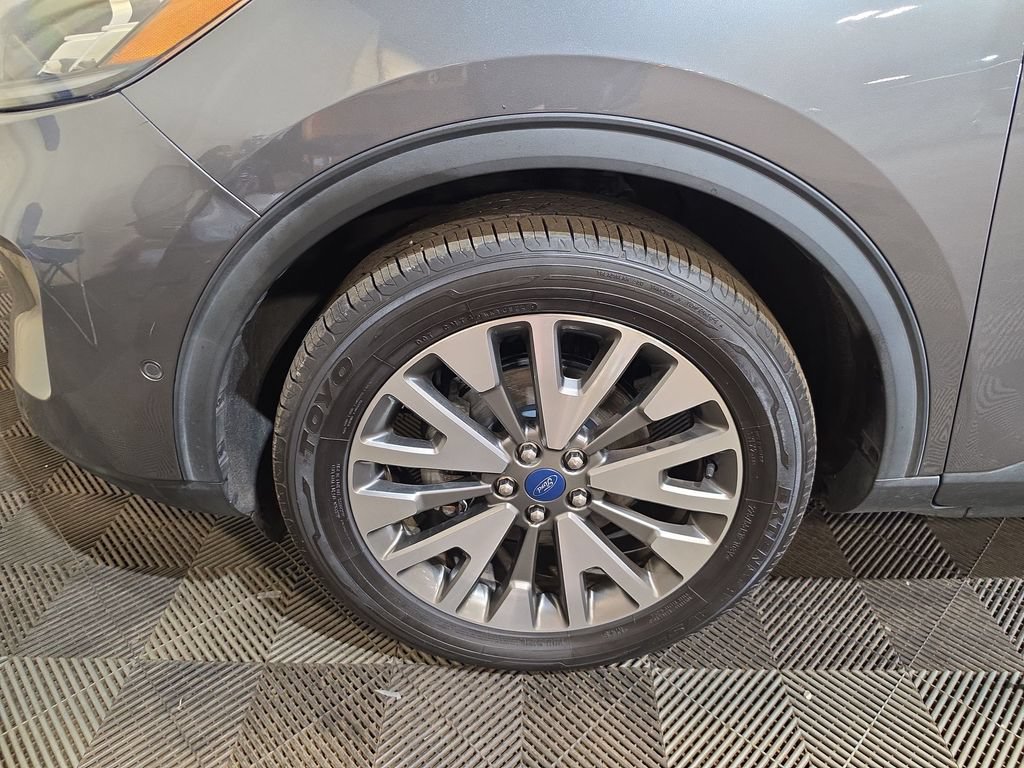 Used 2021 Ford Escape Titanium AWD/4WD image 18