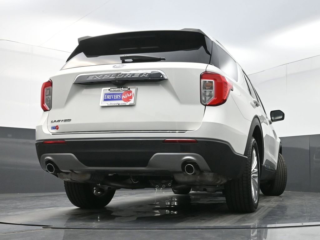 Used 2022 Ford Explorer Limited w/ Equipment Group 301A image 32