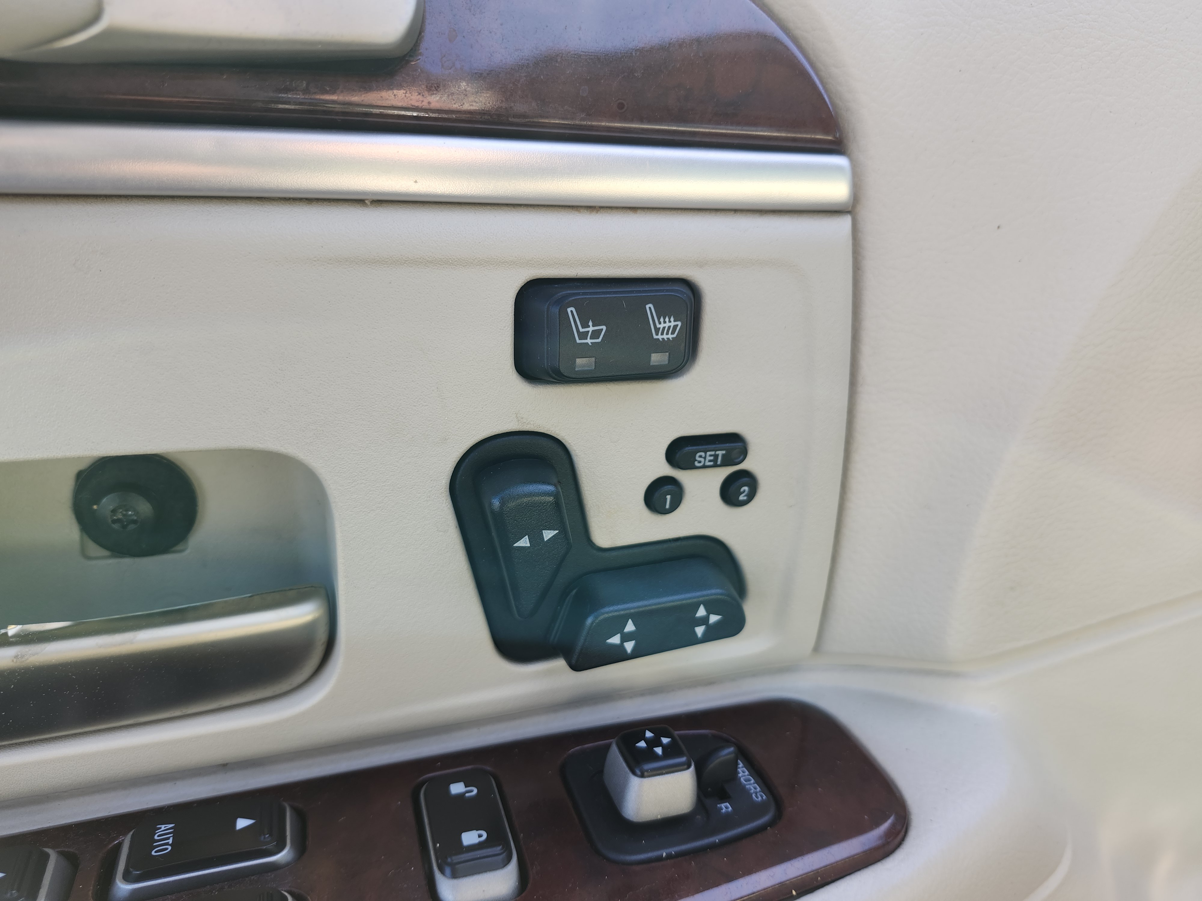 Used 2005 Lincoln Town Car Signature Limited RWD image 24
