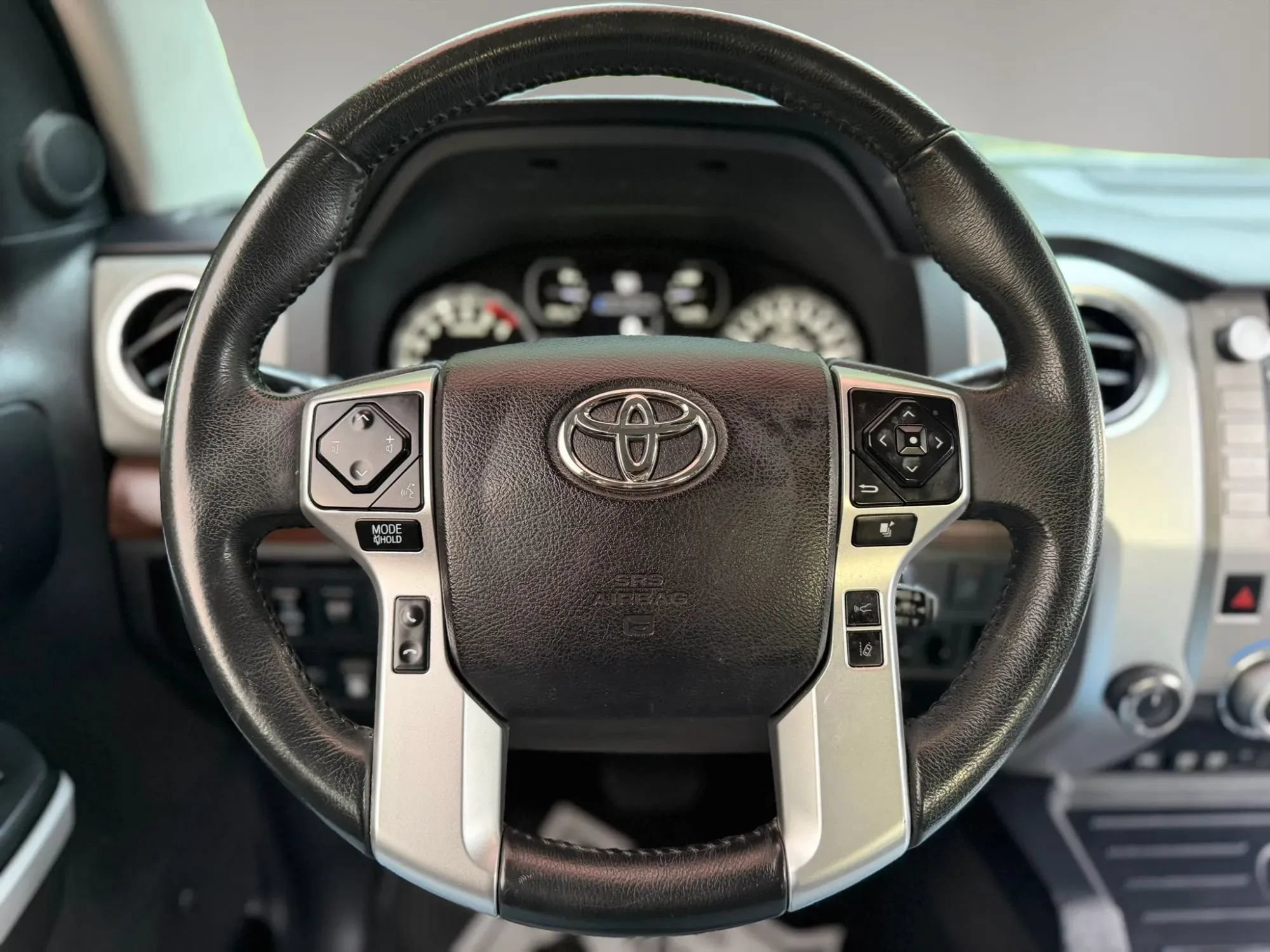 Used 2021 Toyota Tundra Limited w/ Limited Premium Package AWD/4WD image 25